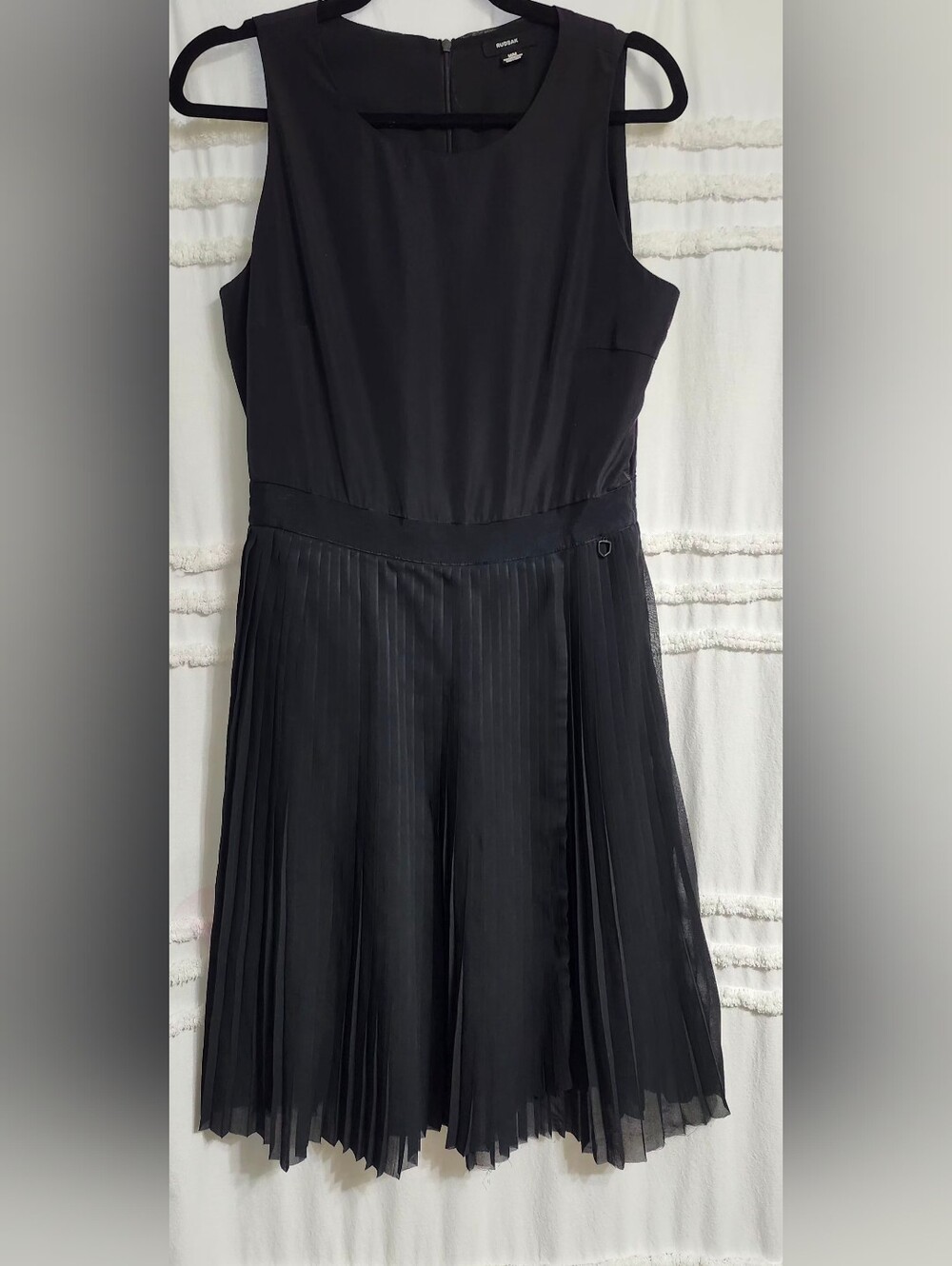 Vtg Rudsak Black Sleeveless Pleated Midi Dress.